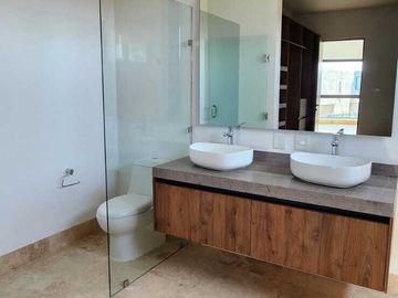 Preventa de casa frente al lago Kanha en en Yucatán Country Club