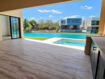 Preventa de casa frente al lago Kanha en en Yucatán Country Club