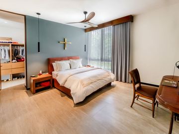 Casa en venta frente al lago con paneles solares