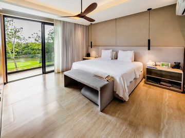 Casa en venta frente al lago con paneles solares