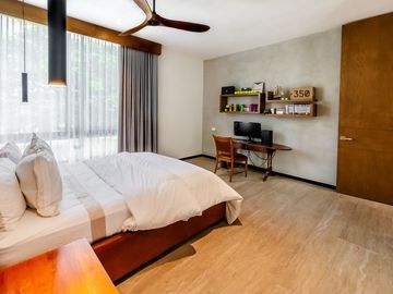 Casa en venta frente al lago con paneles solares