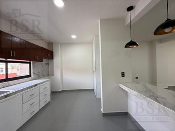 Casa nueva en Venta a pie de calle, en la colonia Ocho cedros, Toluca.