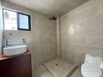 Casa nueva en Venta a pie de calle, en la colonia Ocho cedros, Toluca.