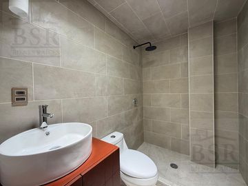 Casa nueva en Venta a pie de calle, en la colonia Ocho cedros, Toluca.