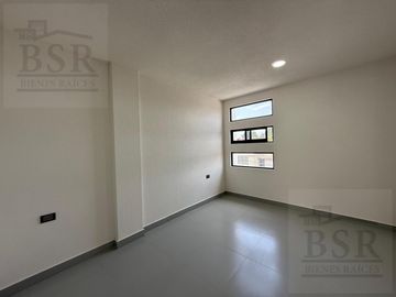 Casa nueva en Venta a pie de calle, en la colonia Ocho cedros, Toluca.