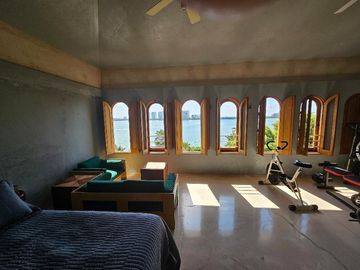 Casa con Muelle en Venta, Pok ta pok Zona Hotelera en Cancún