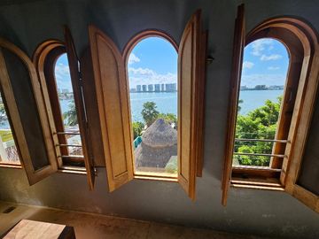 Casa con Muelle en Venta, Pok ta pok Zona Hotelera en Cancún