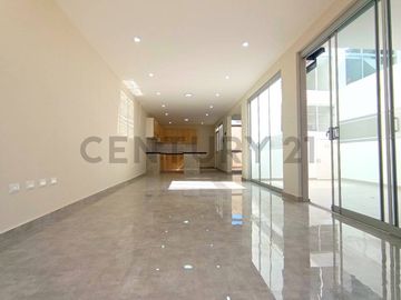 SE VENDE CASA EN ESTRENO EN TACNA
