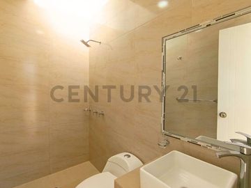 SE VENDE CASA EN ESTRENO EN TACNA