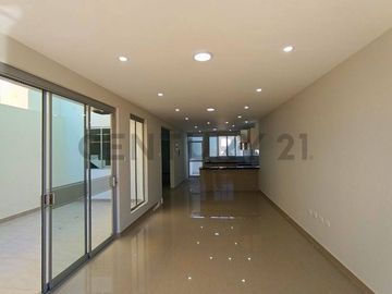 SE VENDE CASA EN ESTRENO EN TACNA