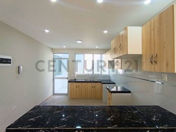 SE VENDE CASA EN ESTRENO EN TACNA