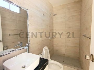 SE VENDE CASA DE ESTRENO EN TACNA