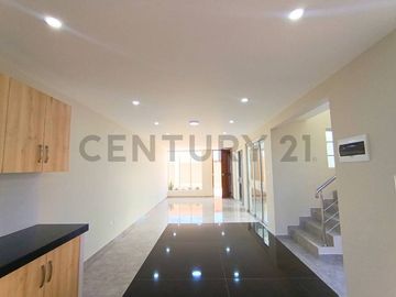 SE VENDE CASA DE ESTRENO EN TACNA