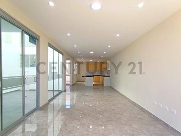 SE VENDE CASA DE ESTRENO EN TACNA