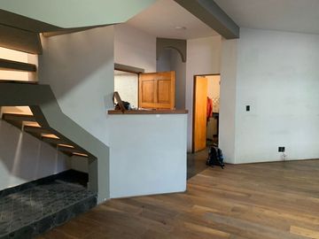 Muy amplia casa en col. del Carmen Coyoacán