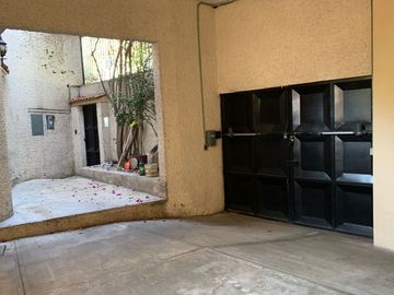 Muy amplia casa en col. del Carmen Coyoacán