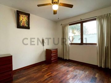 Ocasion!! Vendo amplio departamento en cerca a Raul Ferrero