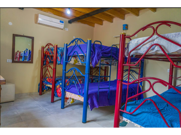VENTA DE CASA MODERNA CON PISCINA EN VISTALBA – LUJN DE CUYO, MZA