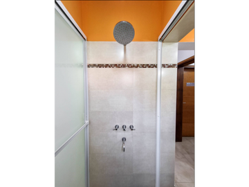 VENTA DE CASA MODERNA CON PISCINA EN VISTALBA – LUJN DE CUYO, MZA