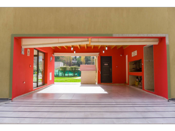 VENTA DE CASA MODERNA CON PISCINA EN VISTALBA – LUJN DE CUYO, MZA