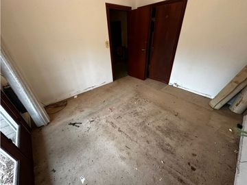 VENTA CHALET A RECICLAR. ZONA GUEMES