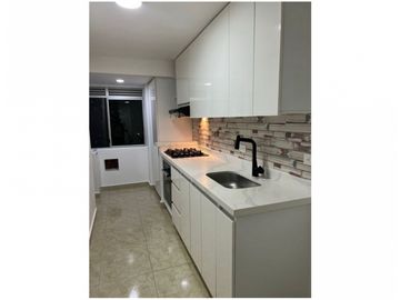 Apartamento para la venta en la Loma de los Bernal