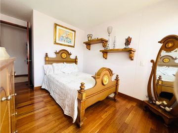 VENDO APARTAMENTO CON HERMOSA VISTAEN EL POBLADO - LA TOMATERA