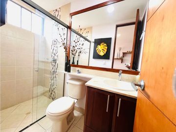 VENDO APARTAMENTO CON HERMOSA VISTAEN EL POBLADO - LA TOMATERA