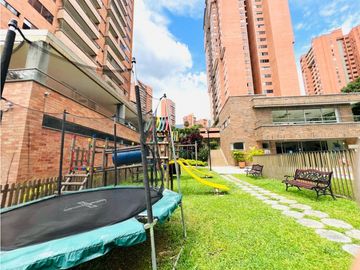 VENDO APARTAMENTO CON HERMOSA VISTAEN EL POBLADO - LA TOMATERA