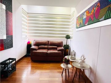 VENDO APARTAMENTO CON HERMOSA VISTAEN EL POBLADO - LA TOMATERA
