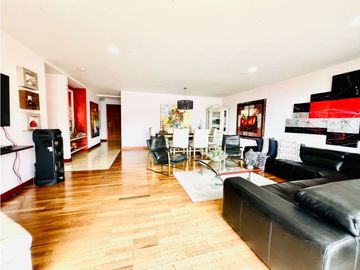 VENDO APARTAMENTO CON HERMOSA VISTAEN EL POBLADO - LA TOMATERA