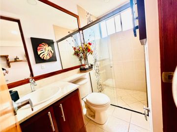 VENDO APARTAMENTO CON HERMOSA VISTAEN EL POBLADO - LA TOMATERA