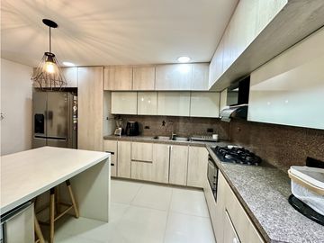 Apartamento en venta en Envigado, sector El Chocho