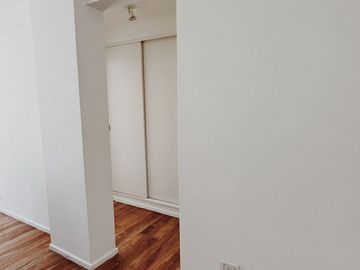 DEPTO 2 AMB CON COCHERA EN VENTA - BECCAR