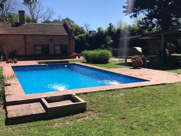 CASA TERRENO 2000 MTS VENTA VILLA DE MAYO PILETA