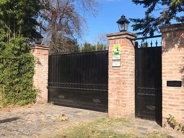 CASA TERRENO 2000 MTS VENTA VILLA DE MAYO PILETA