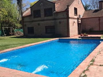 CASA TERRENO 2000 MTS VENTA VILLA DE MAYO PILETA