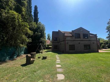 CASA TERRENO 2000 MTS VENTA VILLA DE MAYO PILETA
