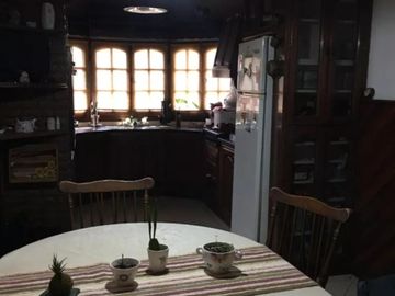 VENTA CASA CHALET 6 AMBIENTES EN ITUZAINGO NORTE