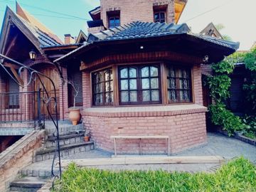 VENTA CASA CHALET 6 AMBIENTES EN ITUZAINGO NORTE