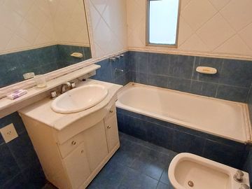 Venta Dpto 4 Amb c/Balcón, Cochera y Dep.Serv