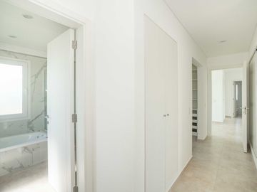 Casa a estrenar en ALQUILER San Sebastian Area 12