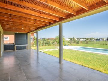 Casa a estrenar en ALQUILER San Sebastian Area 12