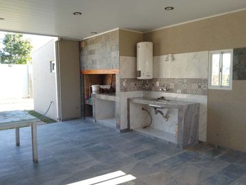CASA QUINTA EN LOS ZAPALLOS USD 75.000.-