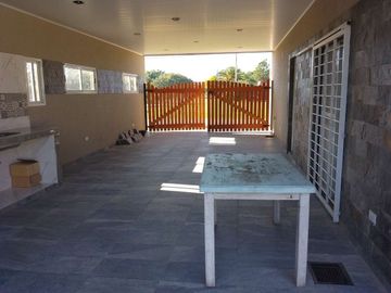CASA QUINTA EN LOS ZAPALLOS USD 75.000.-