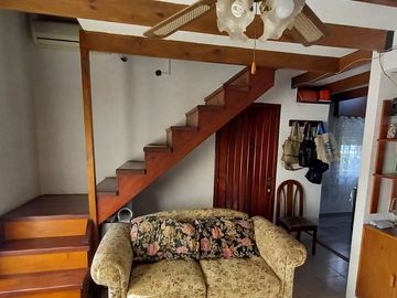 VENTA PH tipo casa con galpón excelente ubicación