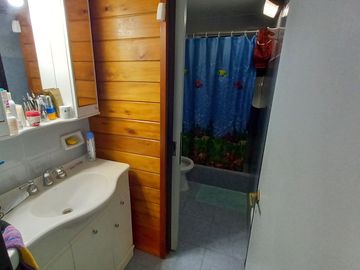 VENTA PH tipo casa con galpón excelente ubicación