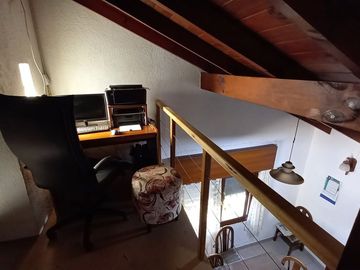 VENTA PH tipo casa con galpón excelente ubicación
