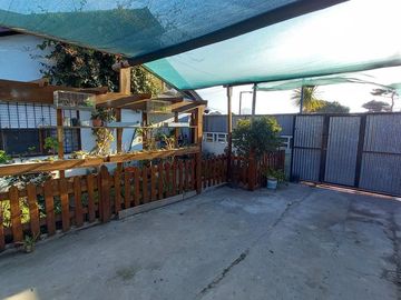 VENTA PH tipo casa con galpón excelente ubicación