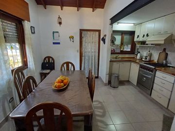 VENTA PH tipo casa con galpón excelente ubicación